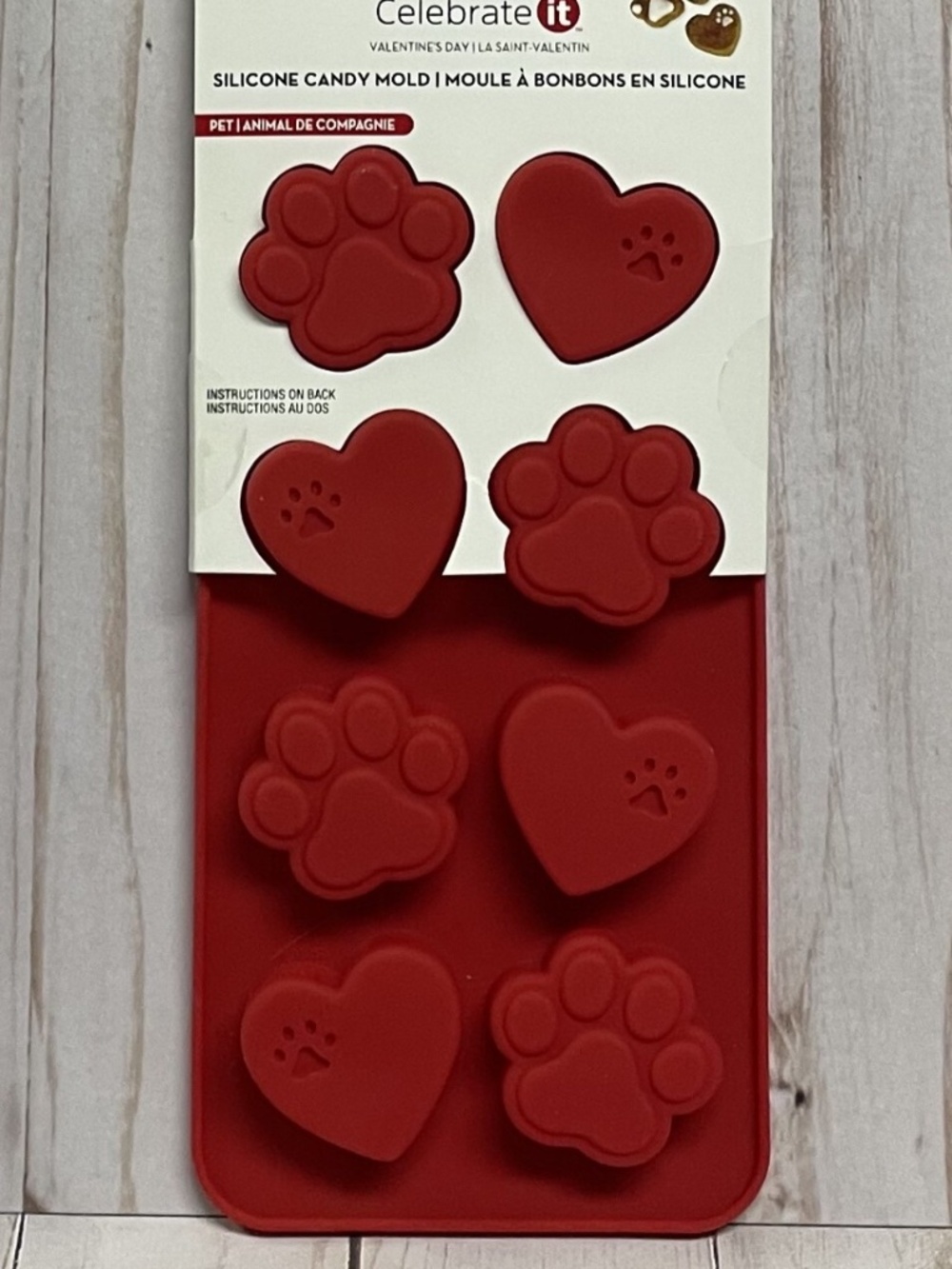Holiday Silicone Shaped Candy Mold Chocolate Treat Butter Hearts Paw Prints NEW